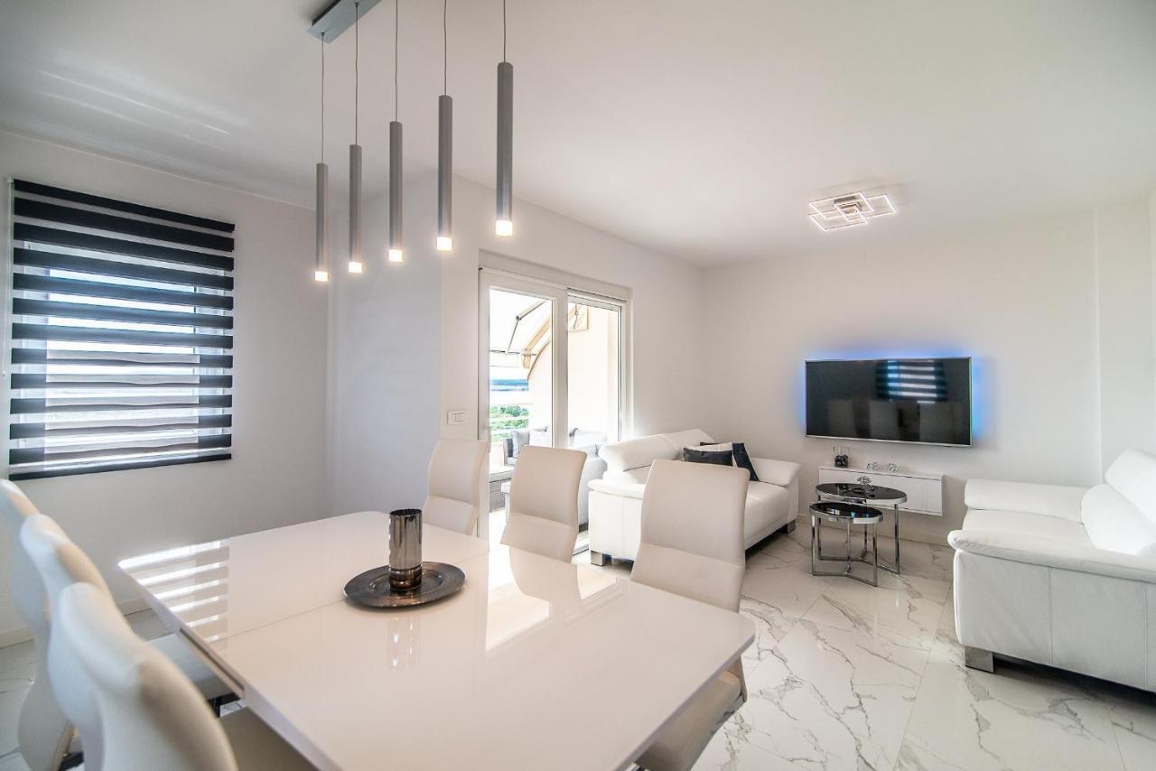 Luxury Apartment Queens 德拉马利 外观 照片